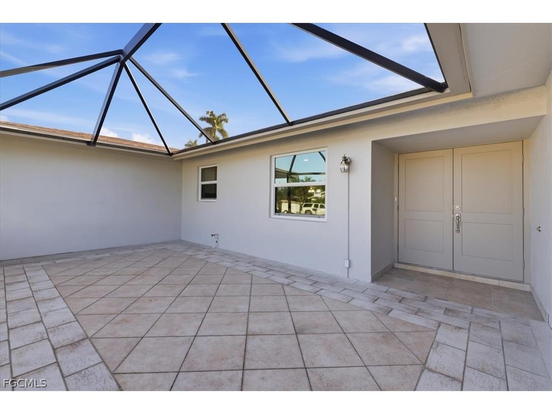 5051 Fairfield Drive Fort Myers FL 33919 2026010792 image2