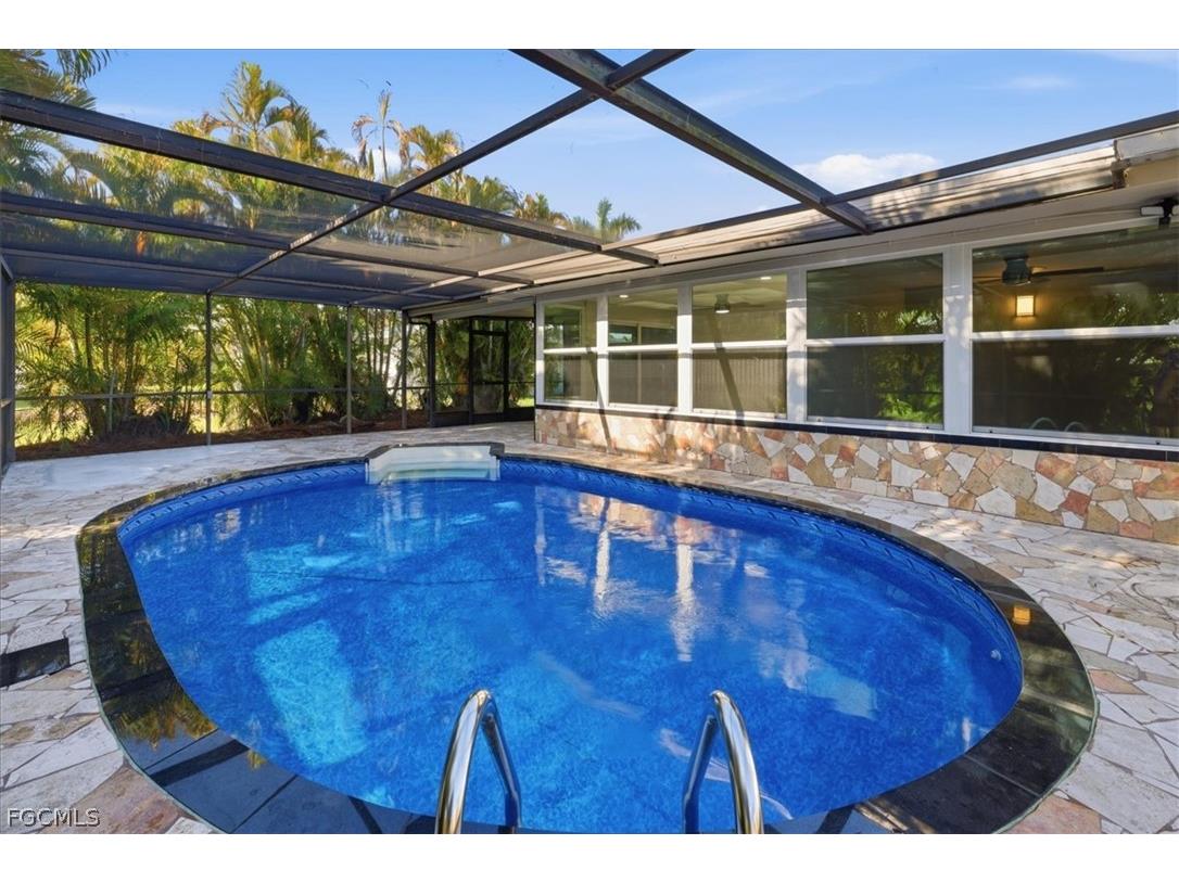 5051 Fairfield Drive Fort Myers FL 33919 2026010792 image32