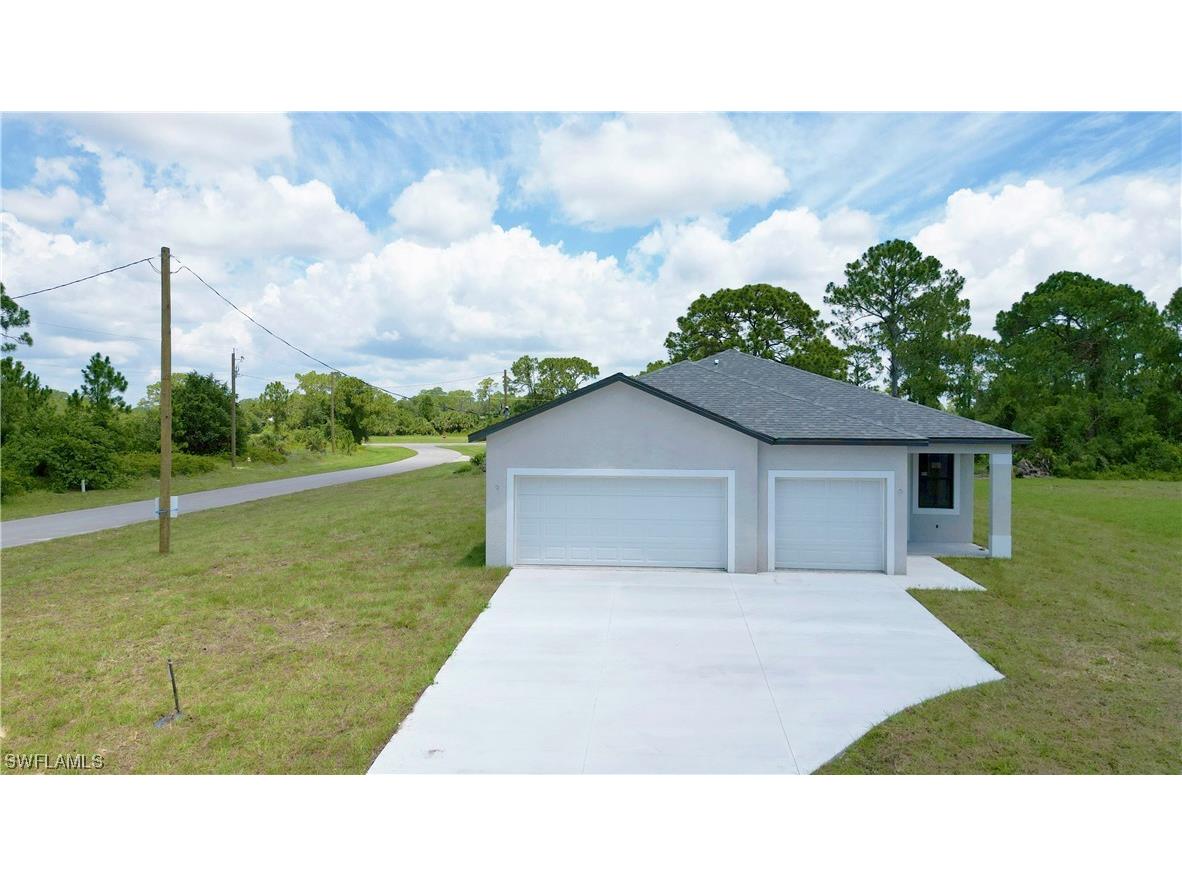 5056 Se Tradewinds Cir Labelle FL 33935 223047457 image1