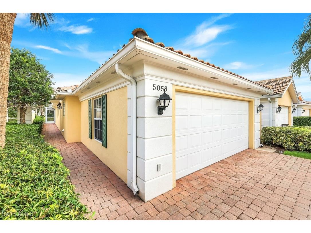5058 Kingston Way Naples FL 34119 226000194 image1