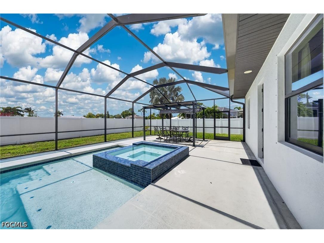 506 SW 5th Street Cape Coral FL 33991 2026020083 image2