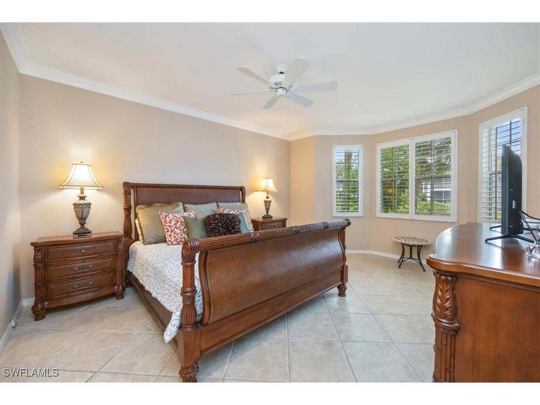 5060 Yacht Harbor Circle #102 Naples FL 34112 225065487 image17