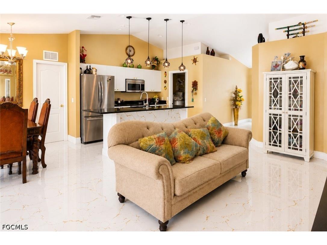 507 Diplomat Parkway E Cape Coral FL 33909 2026024739 image9