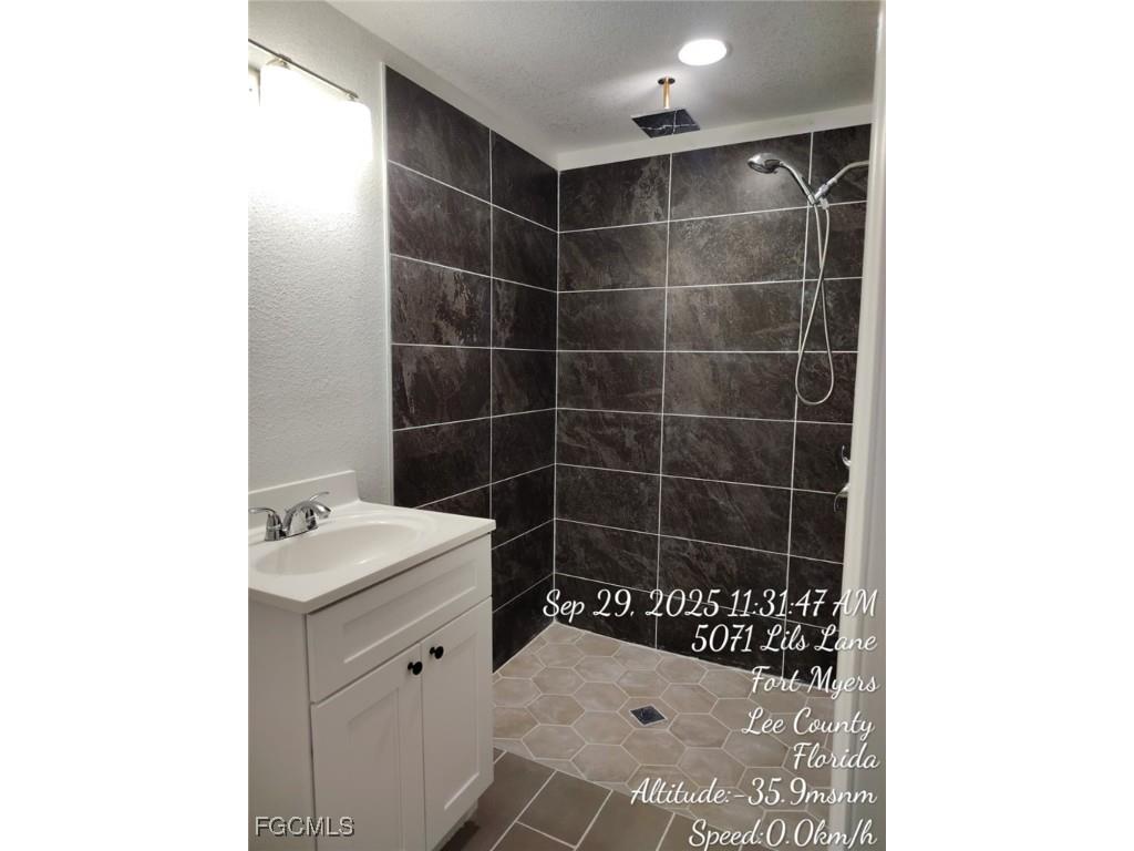 5071 Lils Lane Fort Myers FL 33905 2025013246 image8