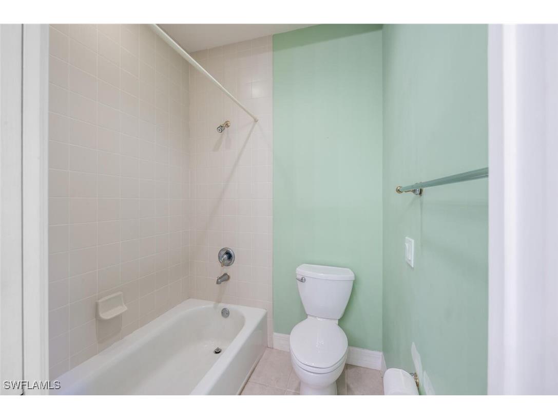 5072 Kensington High Street Naples FL 34105 225063806 image36