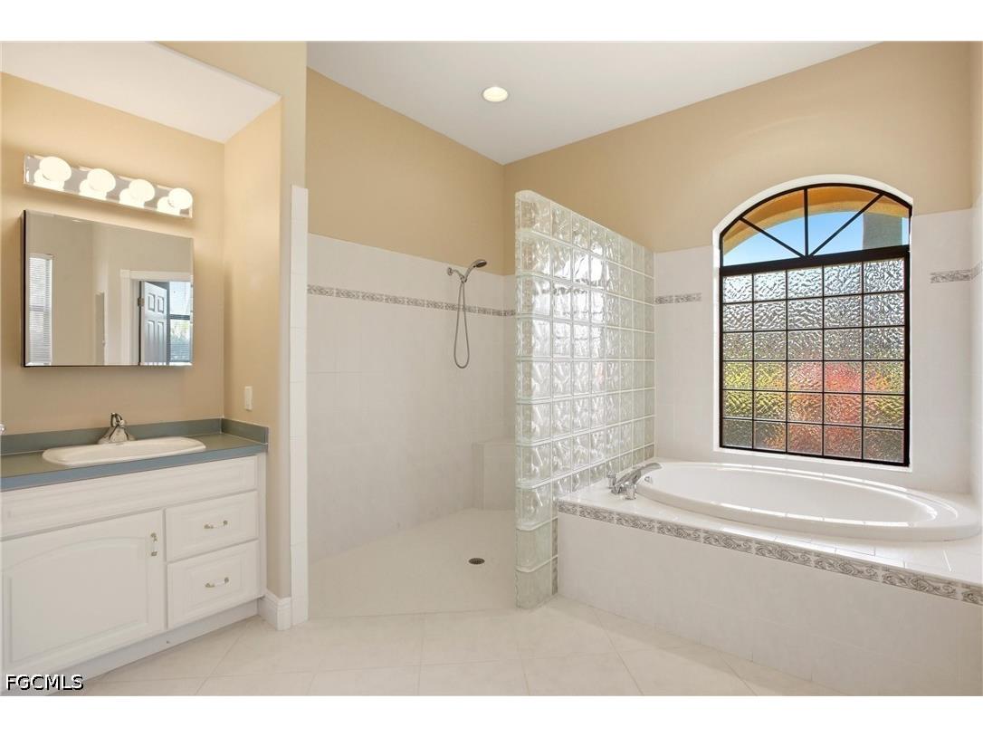 5072 Sorrento Court Cape Coral FL 33904 2026018148 image20