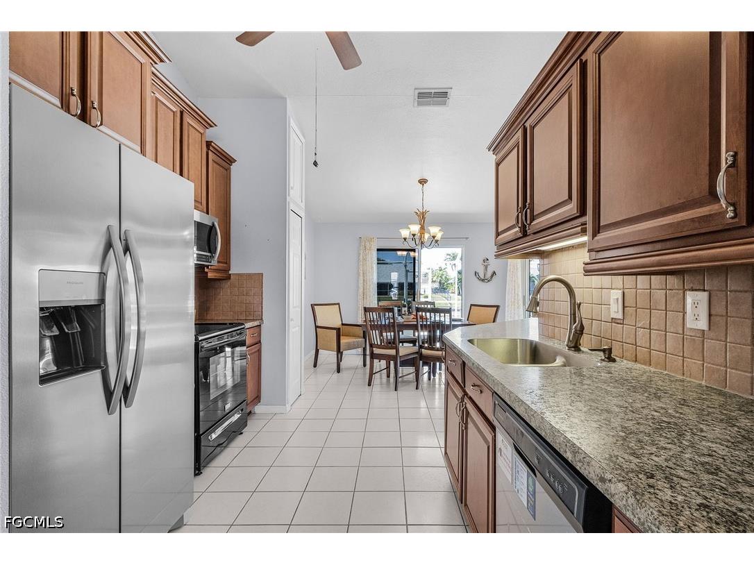 508 SE 9th Place Cape Coral FL 33990 2026019900 image6