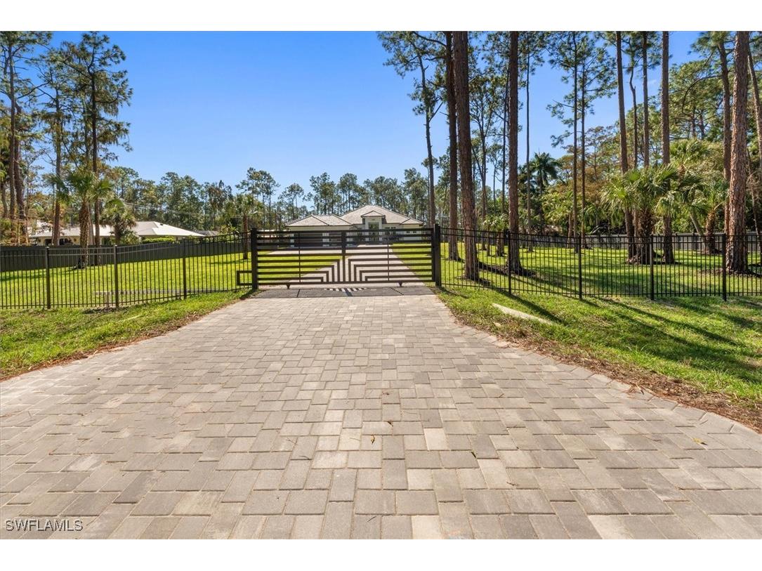 5080 Hickory Wood Drive Naples FL 34119 226004696 image2