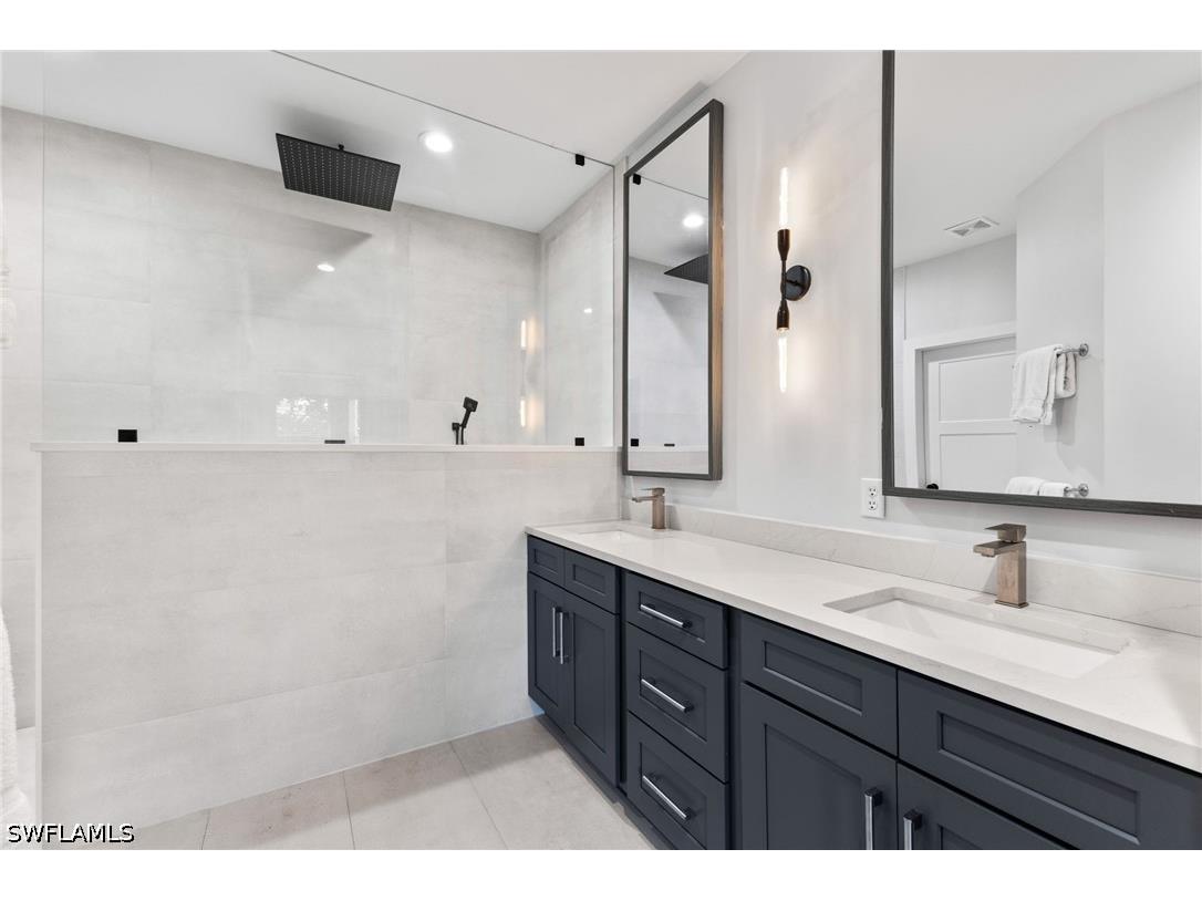 5080 Yacht Harbor Circle #101 Naples FL 34112 226014092 image15