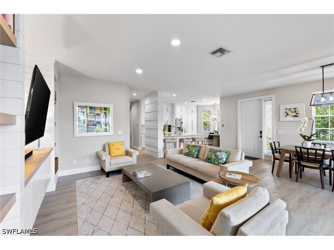 5080 Yacht Harbor Circle #101 Naples FL 34112 226014092 image5