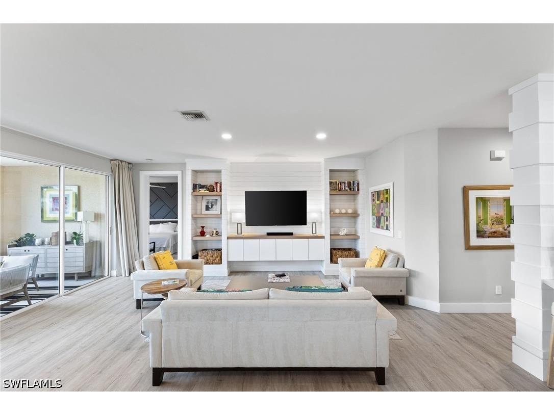 5080 Yacht Harbor Circle #101 Naples FL 34112 226014092 image6