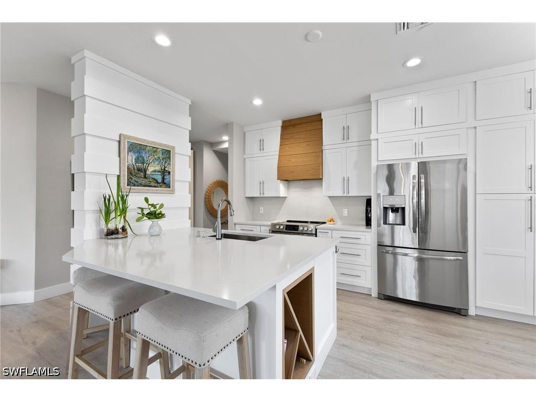 5080 Yacht Harbor Circle #101 Naples FL 34112 226014092 image8