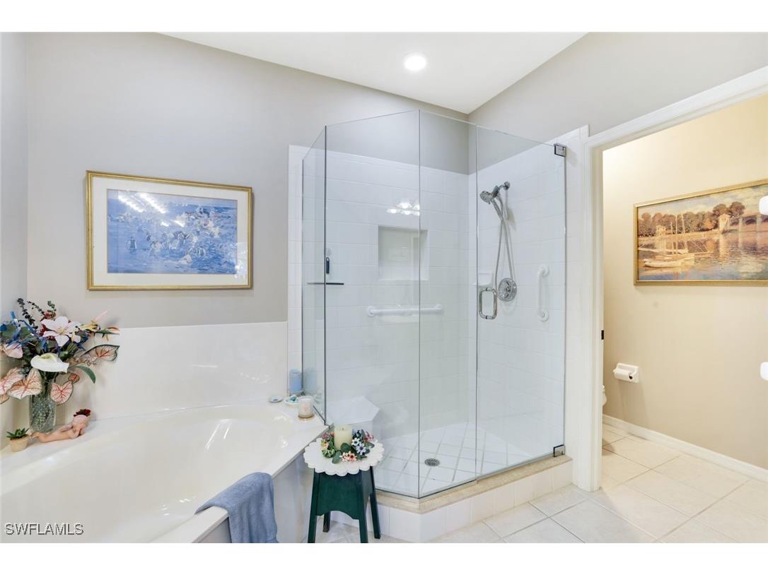 5080 Yacht Harbor Circle #103 Naples FL 34112 224098924 image10