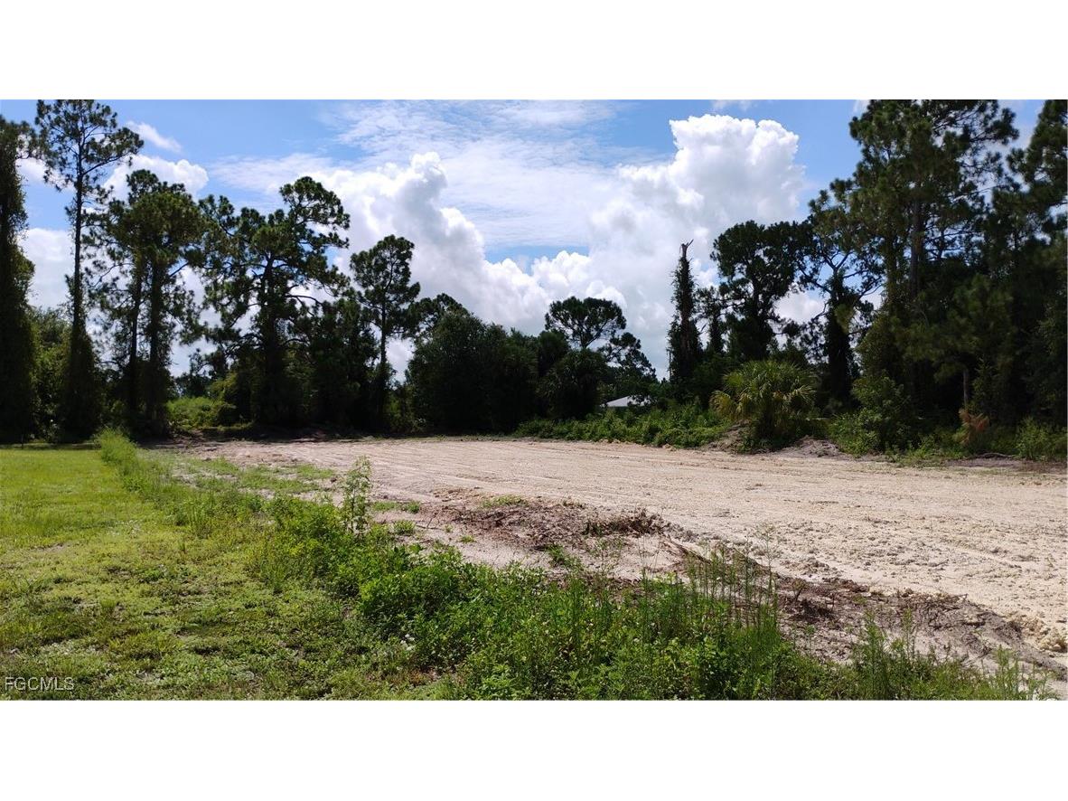 509 Columbus Boulevard S Lehigh Acres FL 33974 2025000301 image1