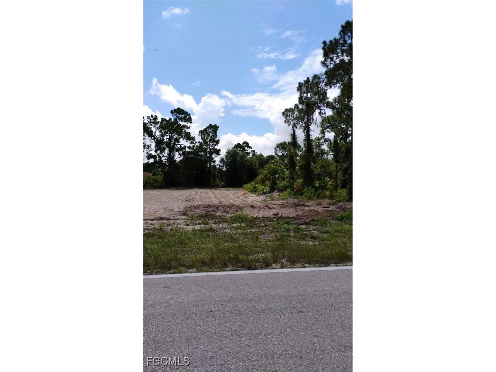 509 Columbus Boulevard S Lehigh Acres FL 33974 2025000301 image2