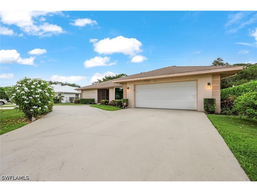 509 Cypress Way E Naples FL 34110 226021892 image1