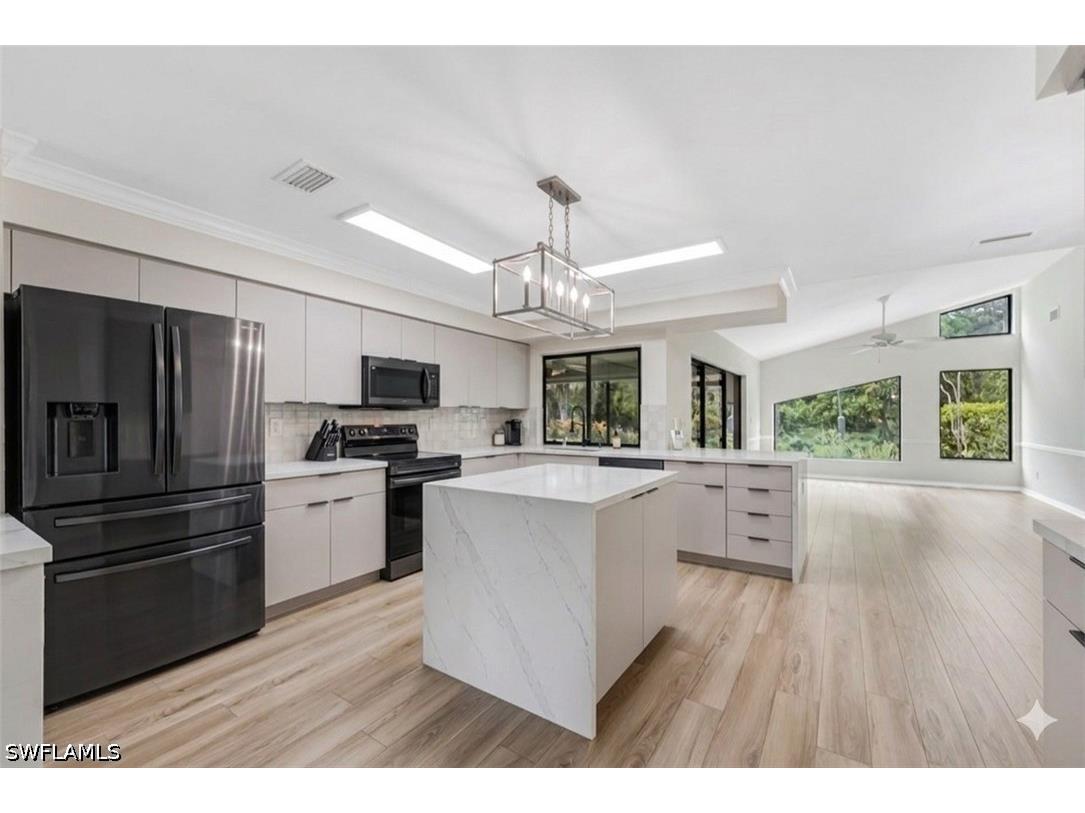509 Cypress Way E Naples FL 34110 226021892 image5