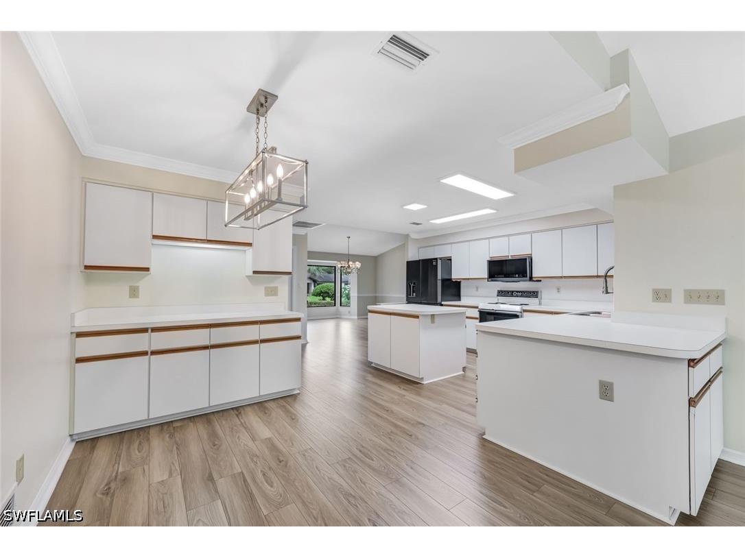 509 Cypress Way E Naples FL 34110 226021892 image7
