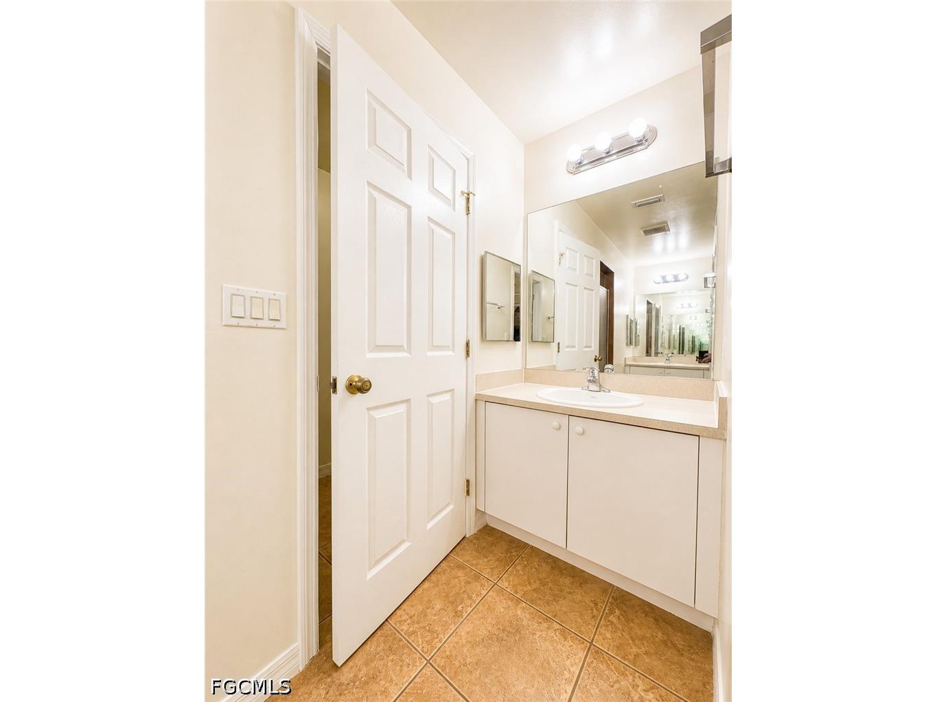 509 NE 24th Place #A Cape Coral FL 33909 2026020577 image8