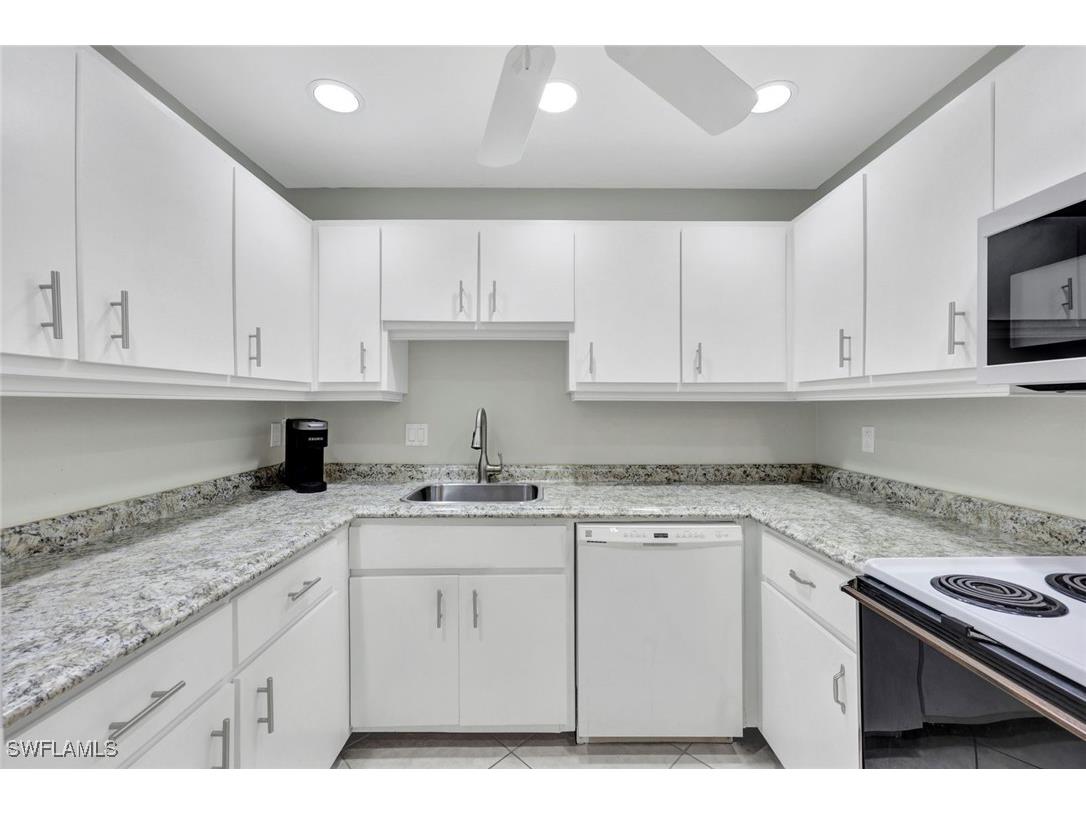 509 Roma Court #202 Naples FL 34110 225071668 image3