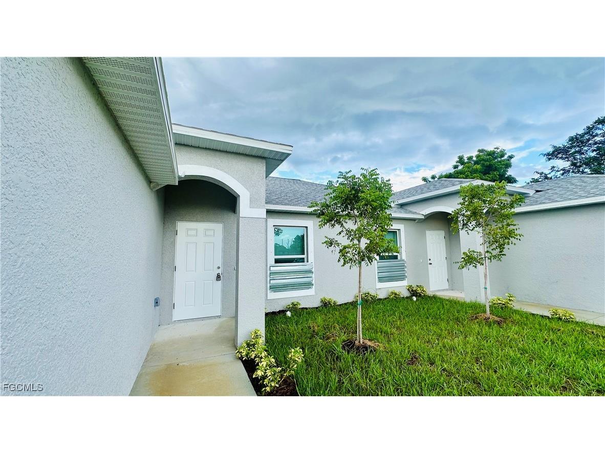 509 SE 4th Terrace Cape Coral FL 33990 2025014130 image4