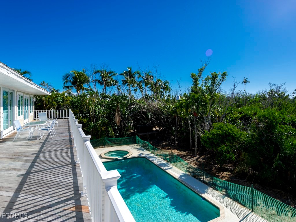 5095 Joewood Drive Sanibel FL 33957 2025017273 image6
