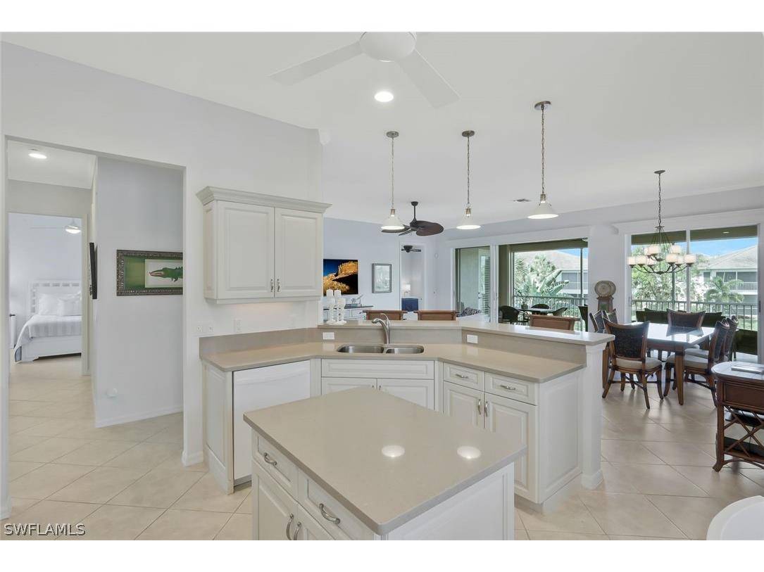 5095 Yacht Harbor Drive #203 Naples FL 34112 226009275 image8