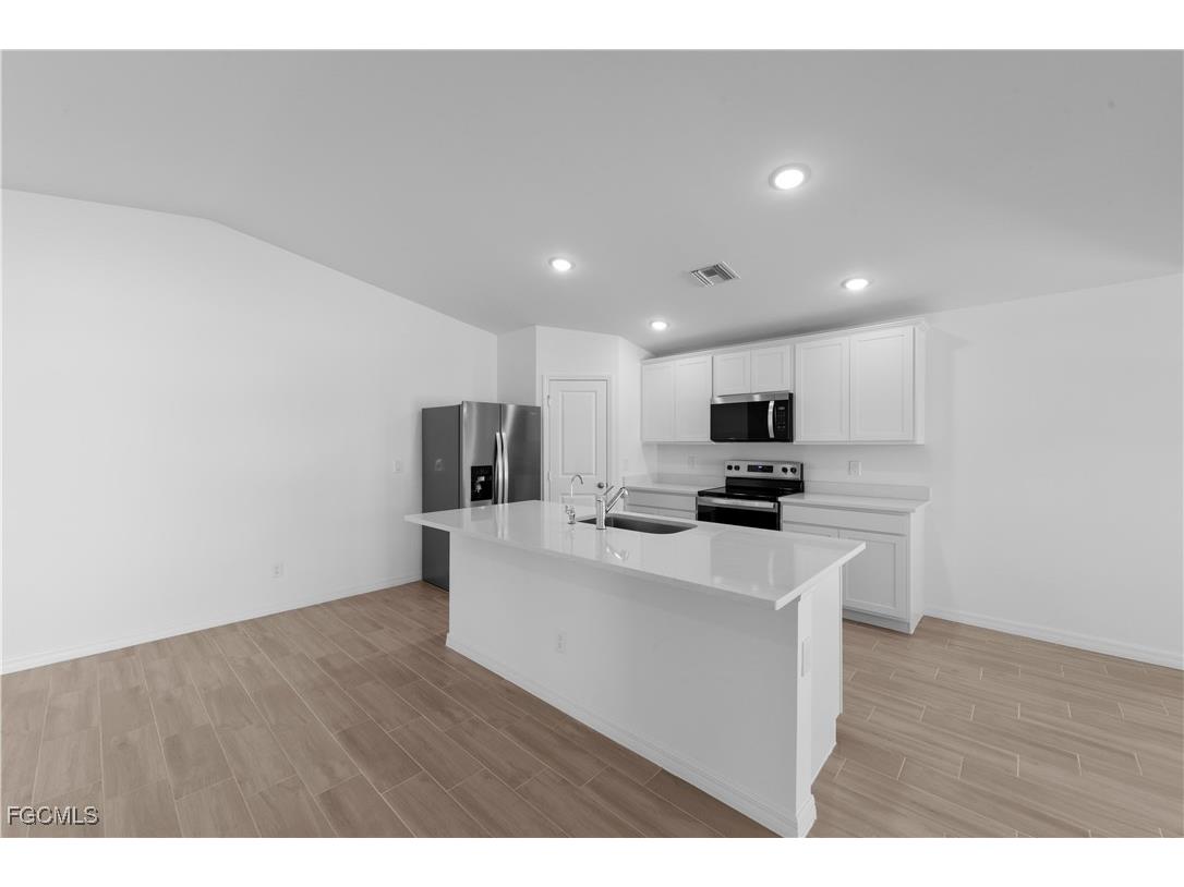 5097 N Peachtree Circle Labelle FL 33935 2025018832 image8