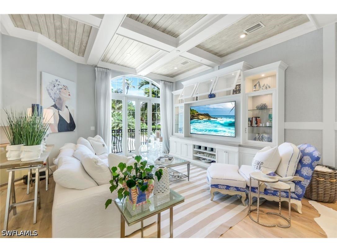 510 2nd Street S #102 Naples FL 34102 226017589 image1