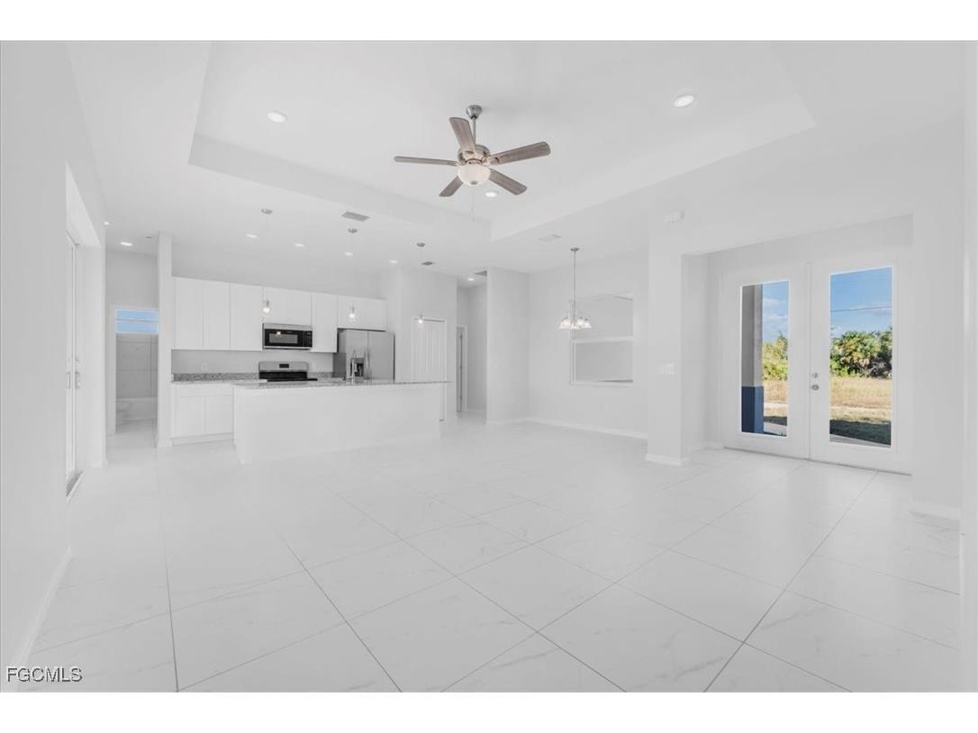 510 Kingsbury Lane Lehigh Acres FL 33974 2025021481 image5