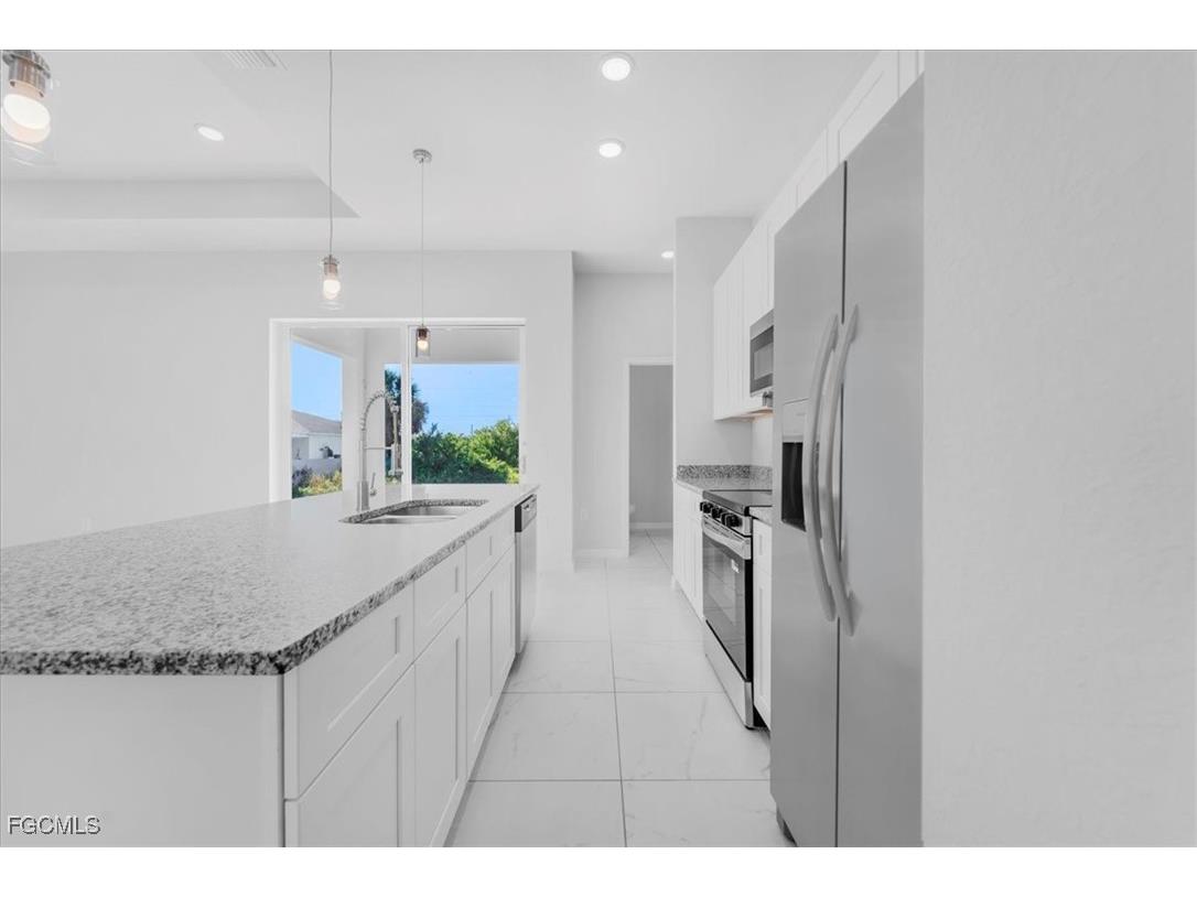 510 Kingsbury Lane Lehigh Acres FL 33974 2025021481 image8