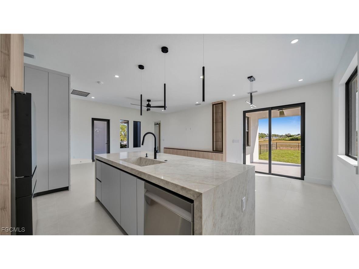 510 Wilmington Parkway Cape Coral FL 33993 2025017883 image10