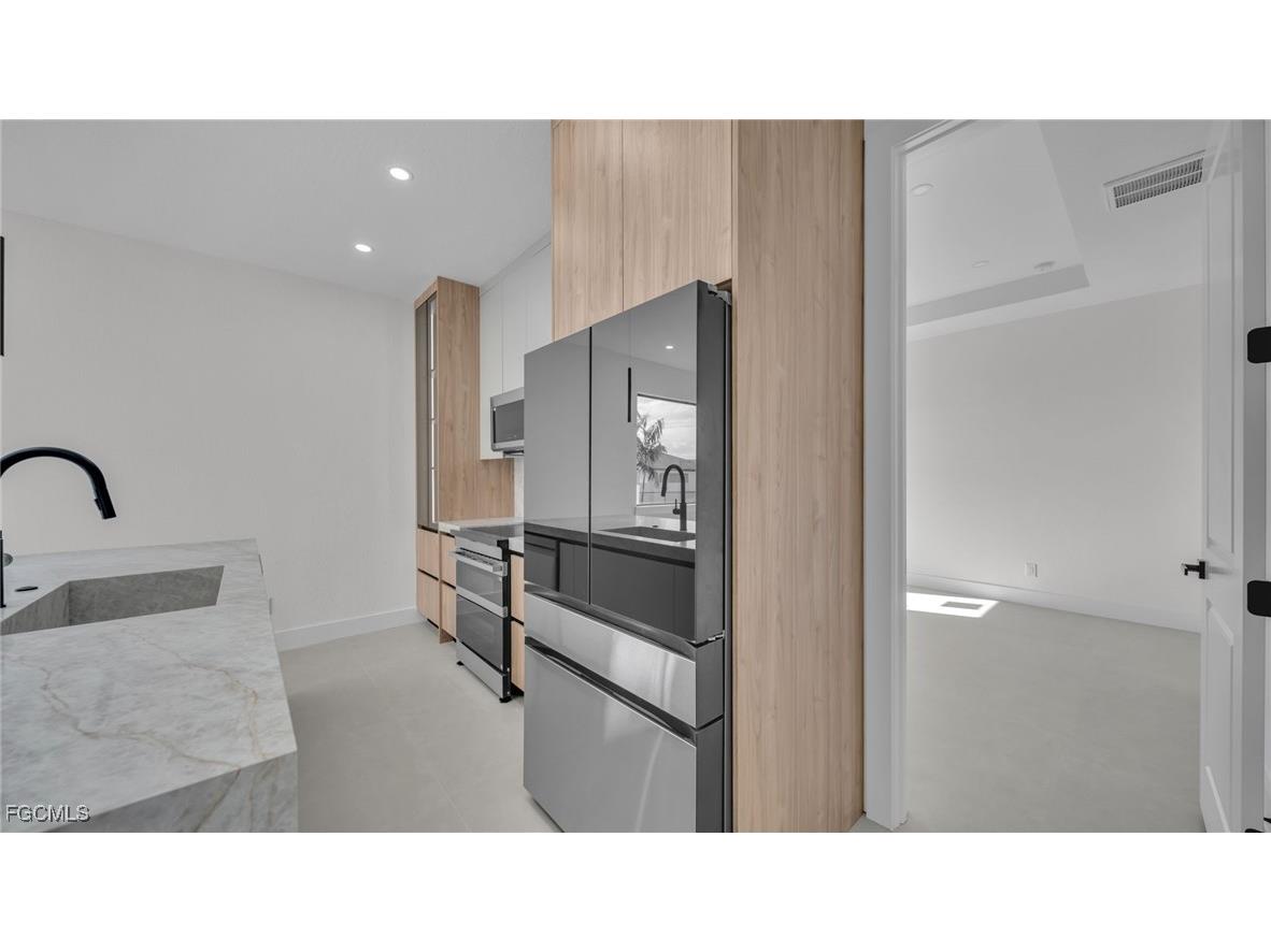 510 Wilmington Parkway Cape Coral FL 33993 2025017883 image11