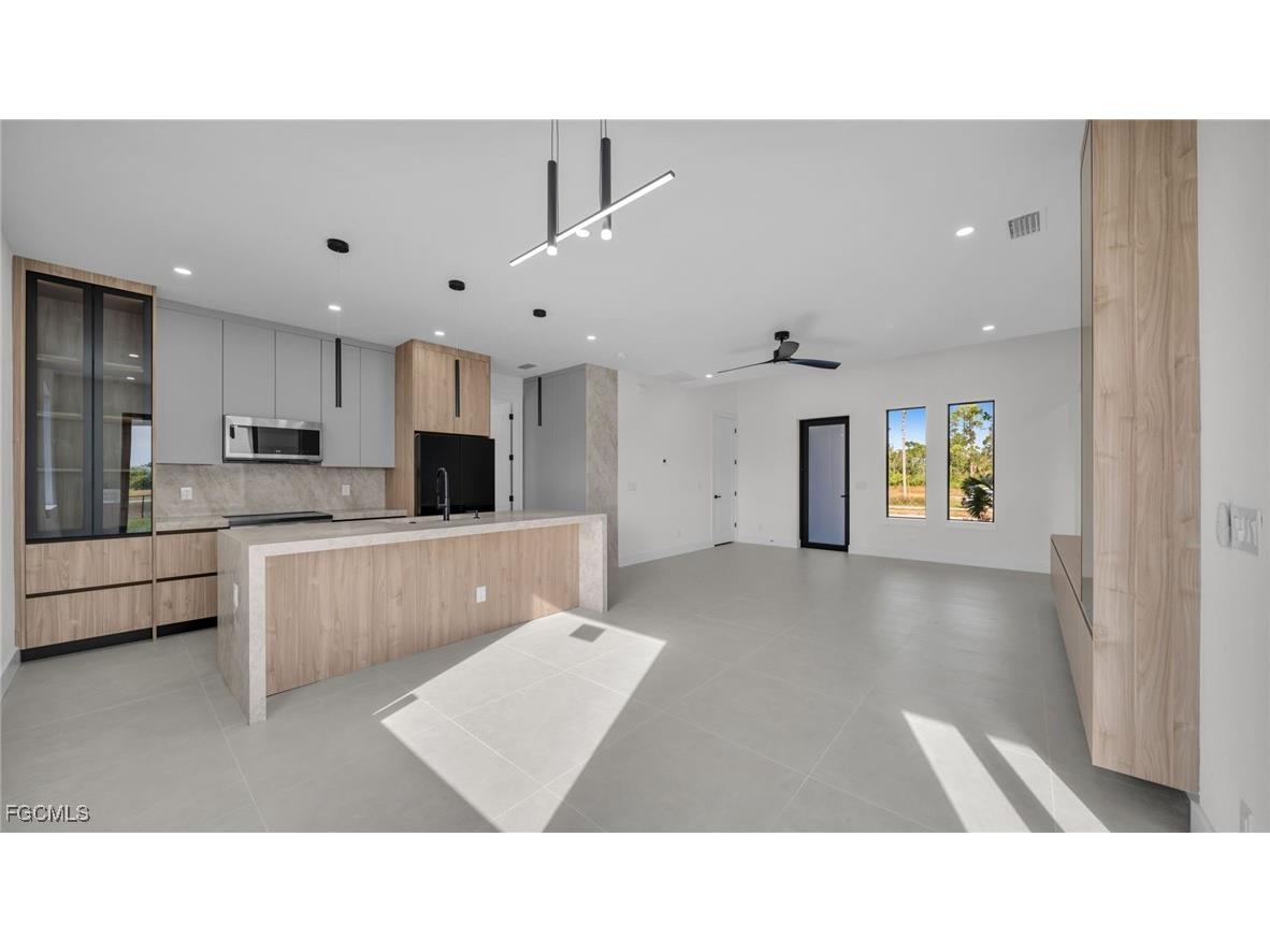 510 Wilmington Parkway Cape Coral FL 33993 2025017883 image8