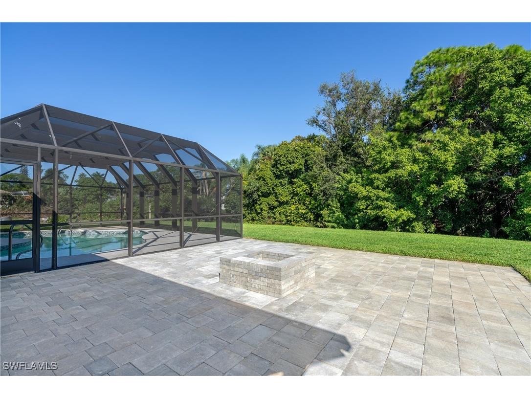 5105 Berkeley Drive Naples FL 34112 225077072 image35