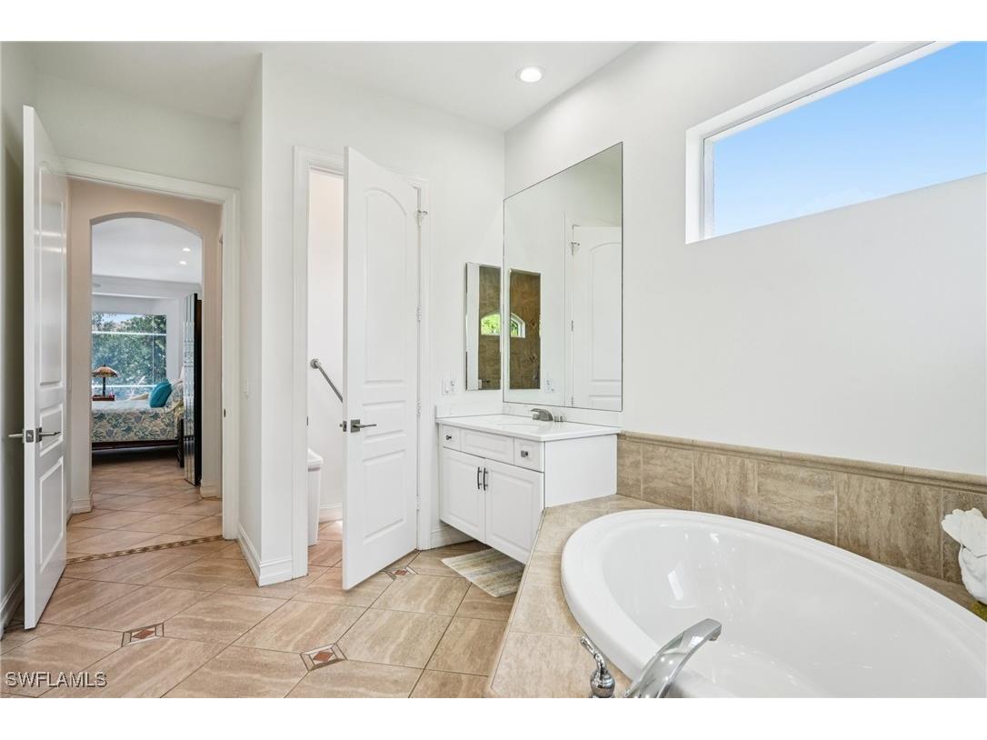 5106 Seahorse Avenue Naples FL 34103 225064813 image20