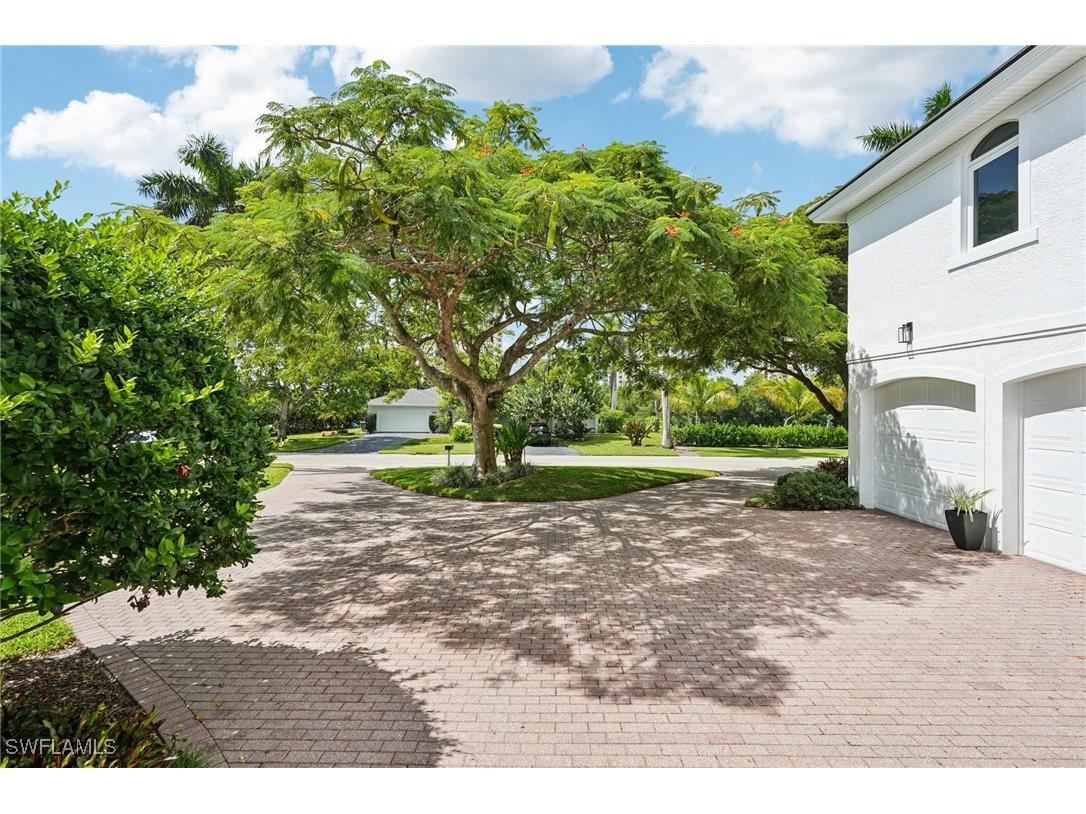 5106 Seahorse Avenue Naples FL 34103 225064813 image48