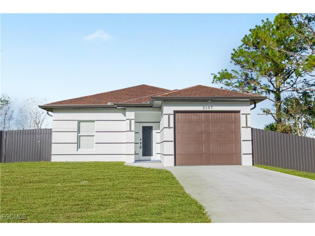 5107 Vera Avenue N Lehigh Acres FL 33971 2025015301 image1