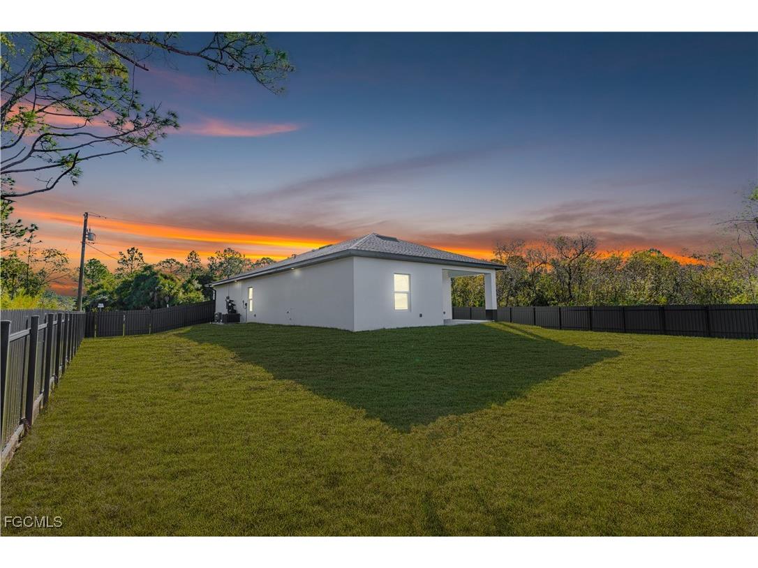 5107 Vera Avenue N Lehigh Acres FL 33971 2025015301 image39