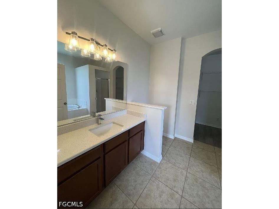 511 NE 19th Place Cape Coral FL 33909 2026021721 image8