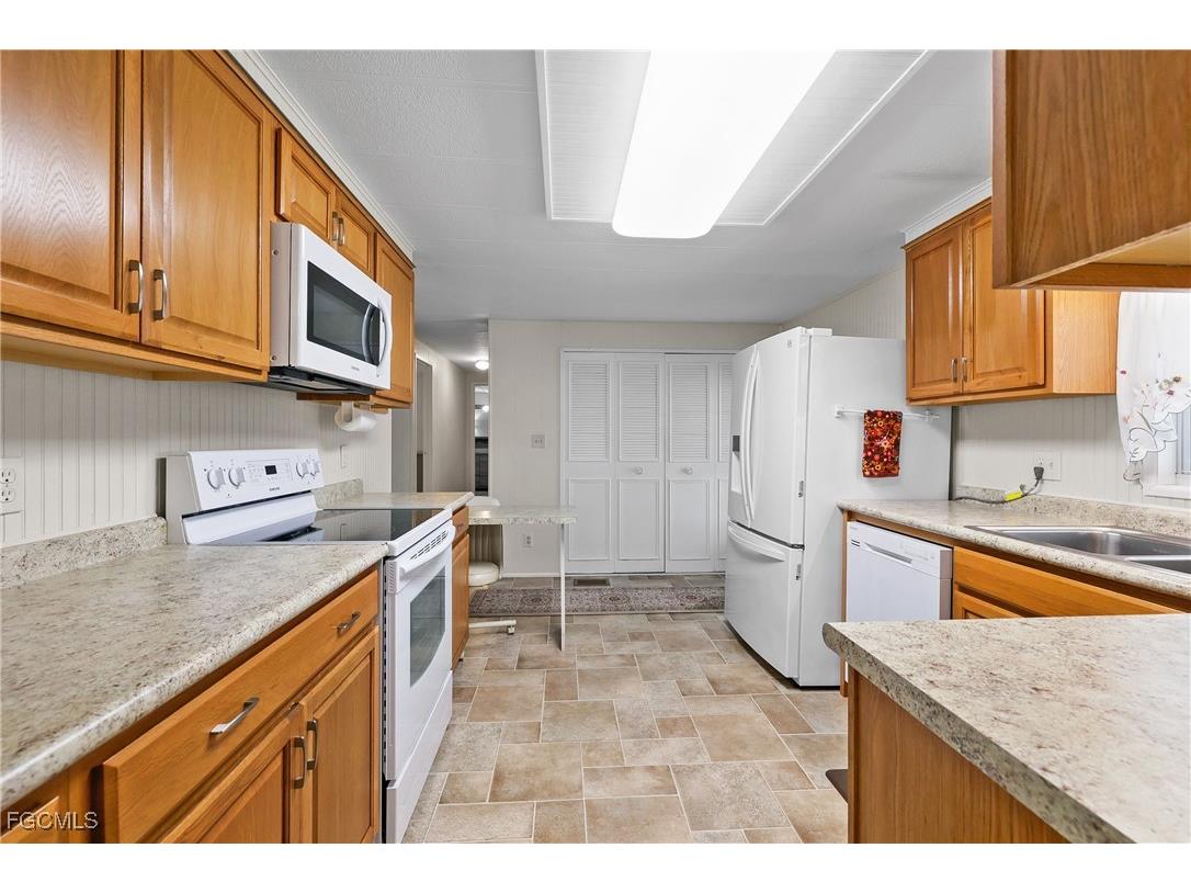 511 Pine Tree Court North Fort Myers FL 33917 2025016042 image10