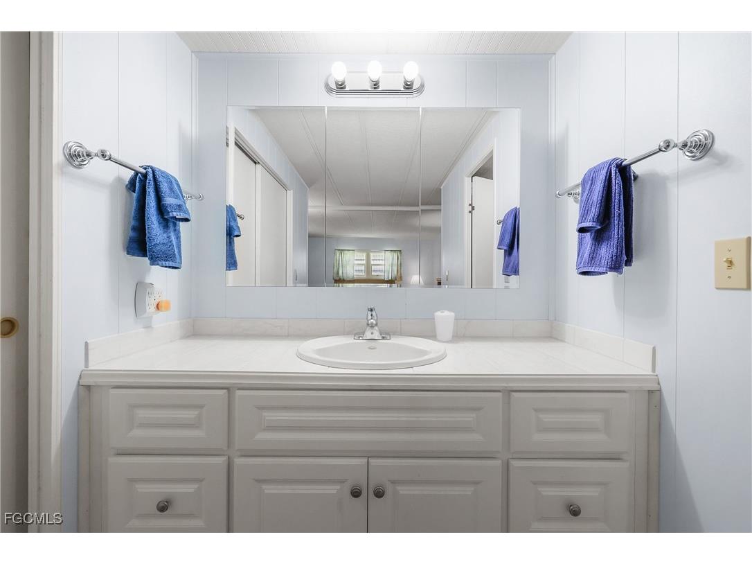 511 Pine Tree Court North Fort Myers FL 33917 2025016042 image22