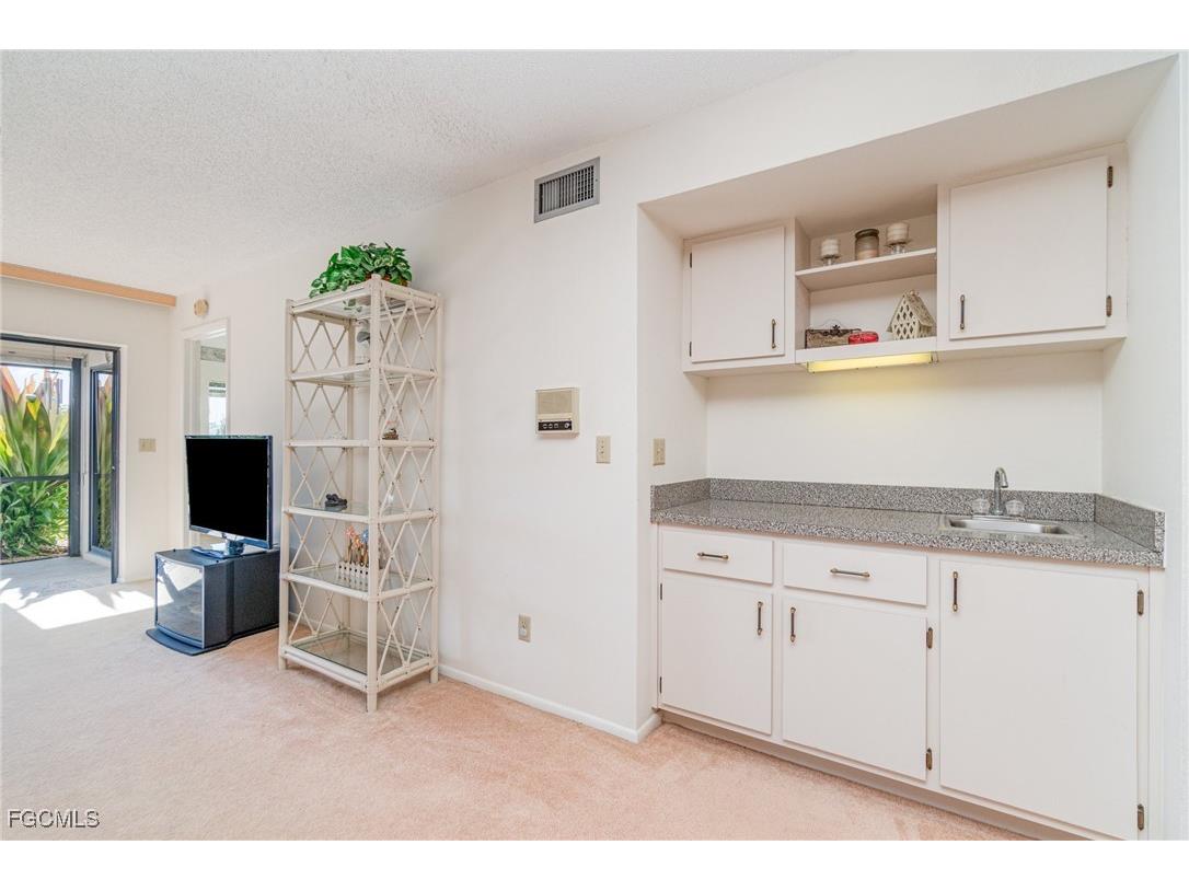 511 SE 43rd Street #105 Cape Coral FL 33904 2025019990 image7