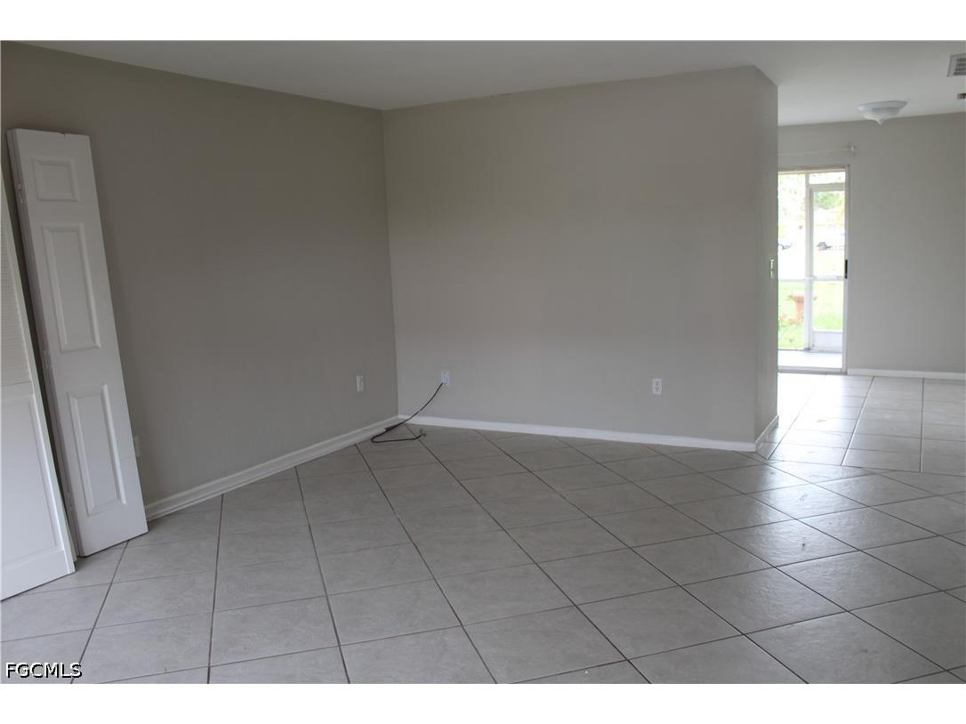 511 SE 5th Place #A - B Cape Coral FL 33990 2026018062 image4
