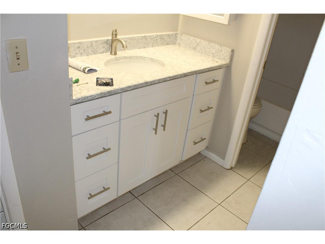 511 SE 5th Place #A - B Cape Coral FL 33990 2026018062 image8