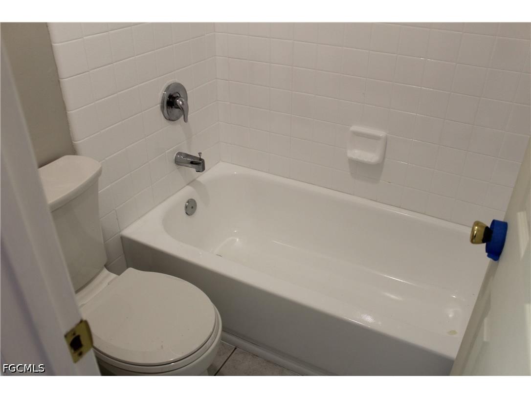 511 SE 5th Place #A - B Cape Coral FL 33990 2026018062 image9
