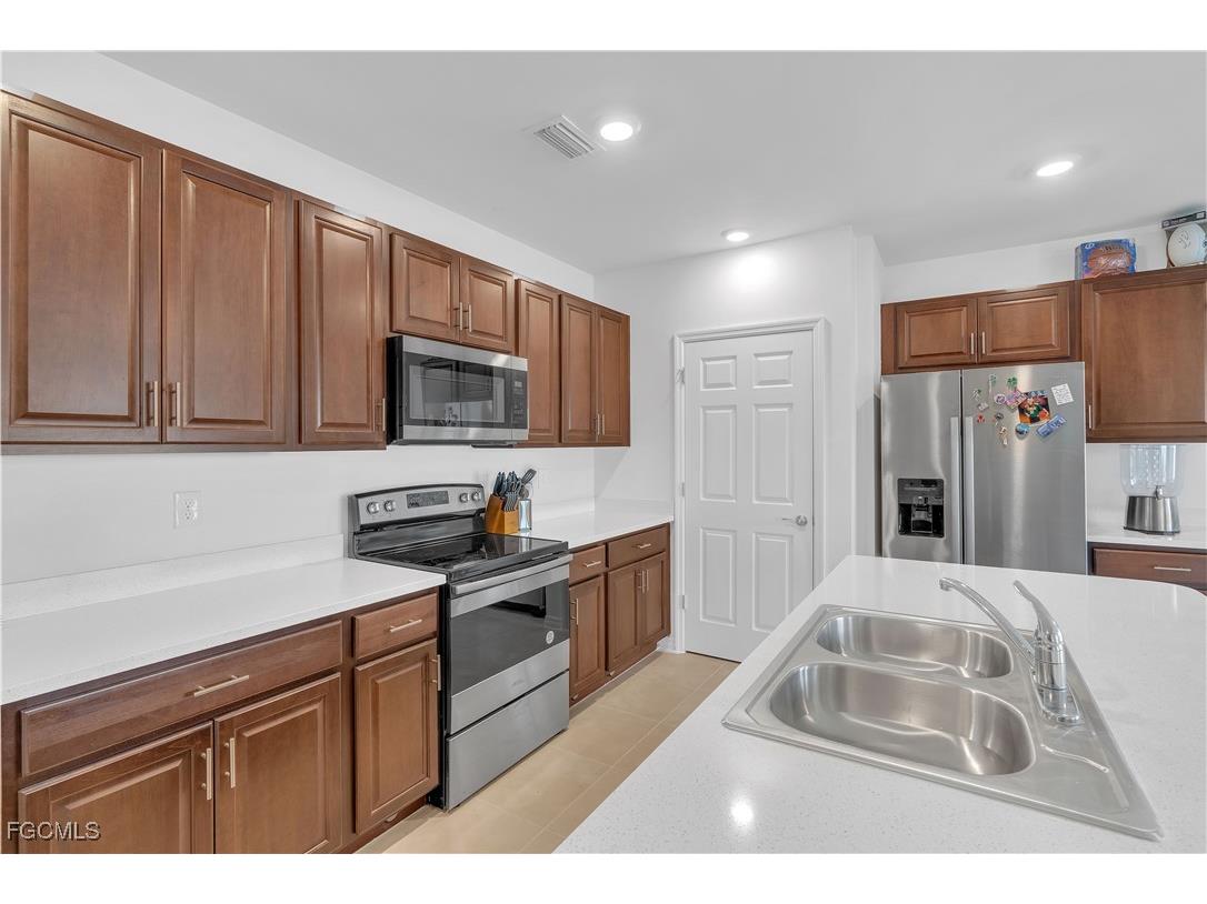 511 SW 26th Avenue Cape Coral FL 33991 2025009018 image30