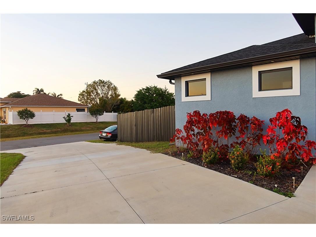 511 Tropicana Parkway W Cape Coral FL 33993 225084416 image2