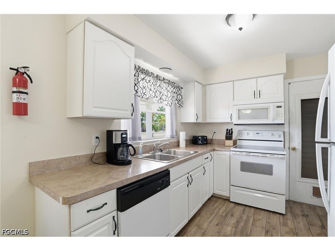 5117 Rutland Court Cape Coral FL 33904 2026018971 image10