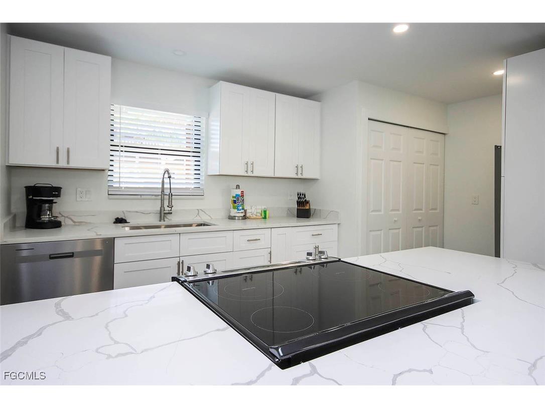 5117 Sea Bell Road #E103 Sanibel FL 33957 2025023136 image9